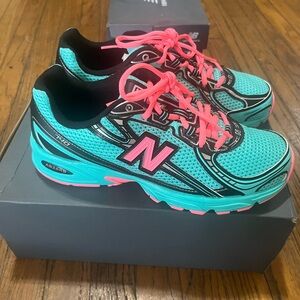 New Balance 740 Unisex Teal & Pink